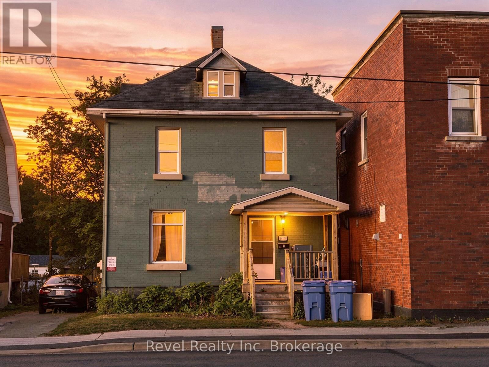 Property Photo: 517 Fisher Street South ON P1B 2E4