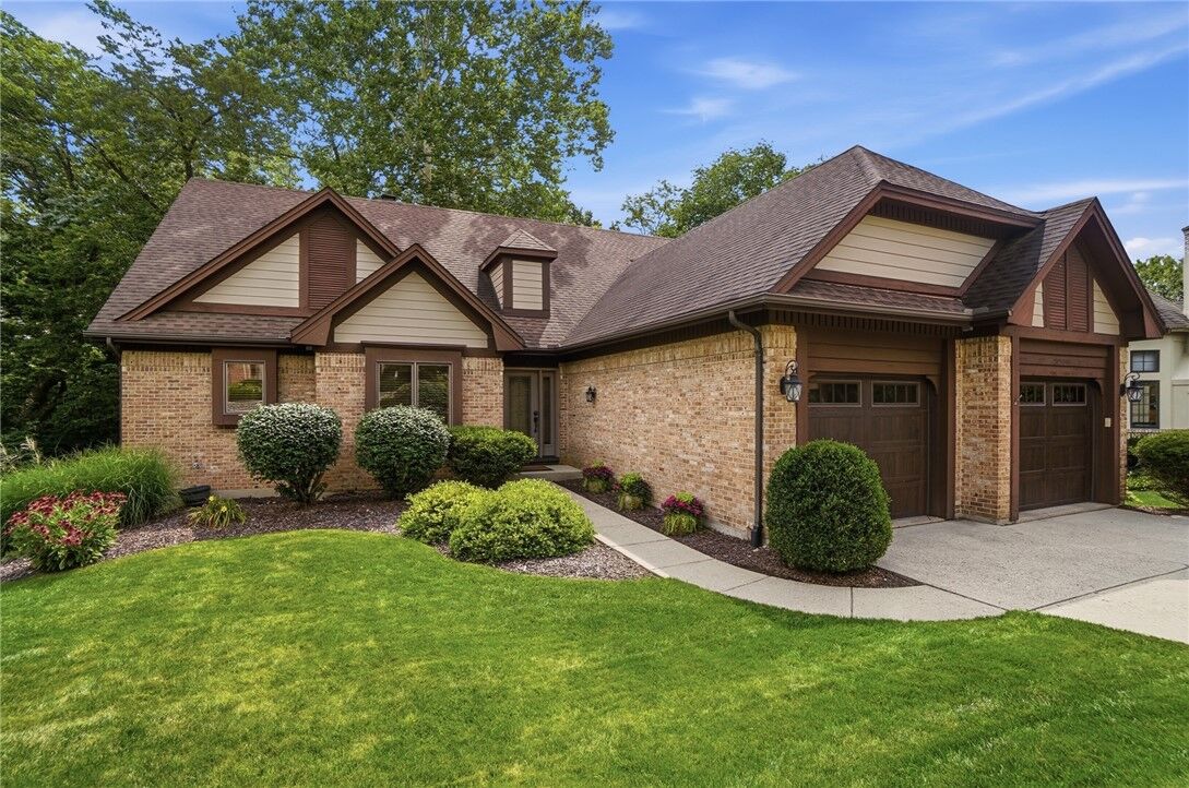 Property Photo: 7128 Hunters Creek Drive OH 45459