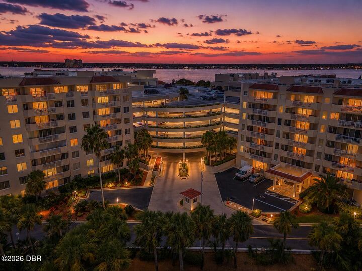 Property Photo:  3 Oceans West Boulevard 2D4  FL 32118 