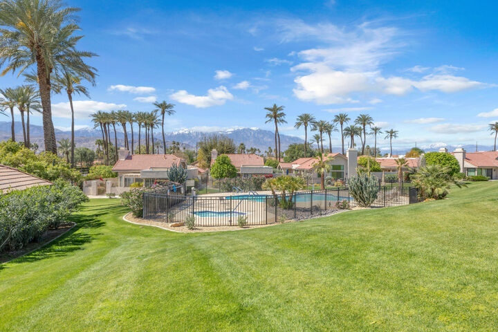 Property Photo: 16 San Felipe Drive CA 92260