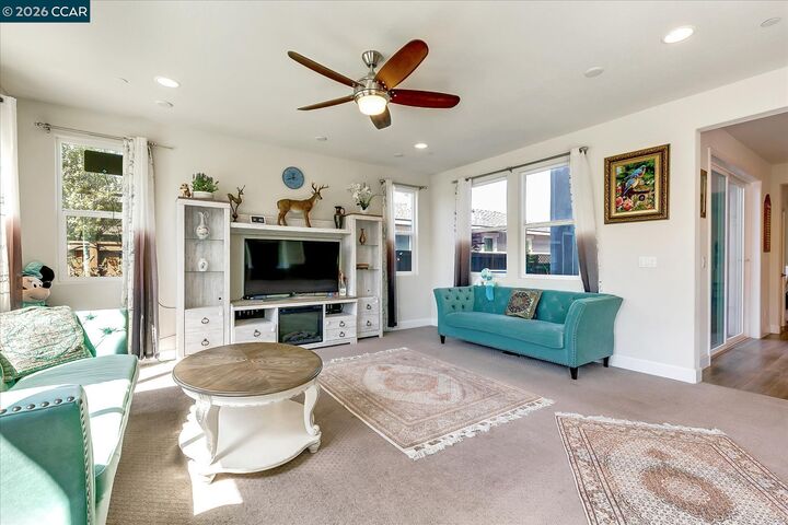 Property Photo: 582 Mandevilla Dr CA 94513