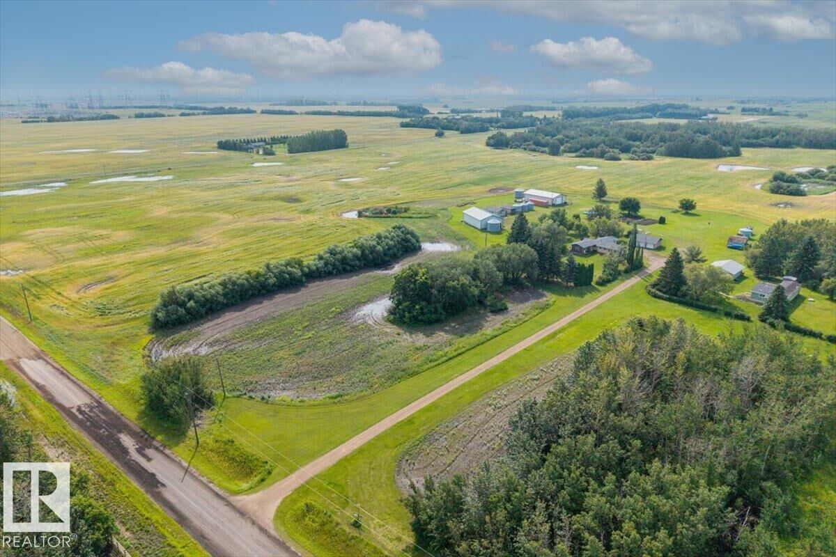 Property Photo: 22507 Twp Road 564 AB T0A 1N3
