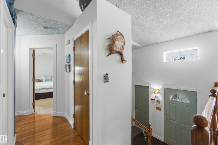 Property Photo: 52552 Rge Road 224 205 AB T8A 4R7