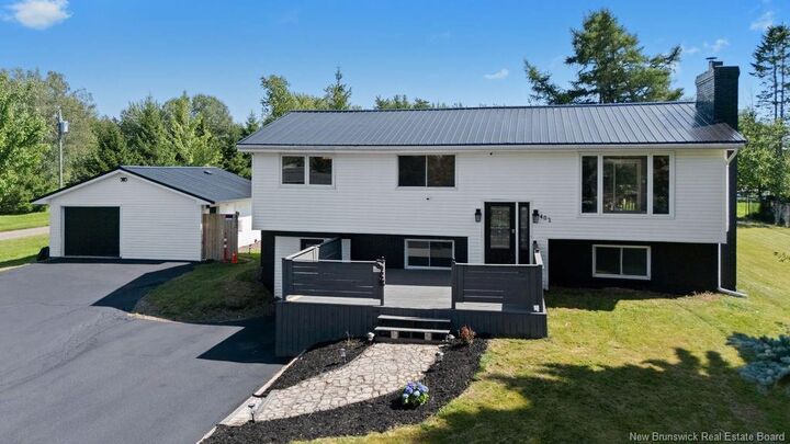 402 Marguerite Street — photo 1