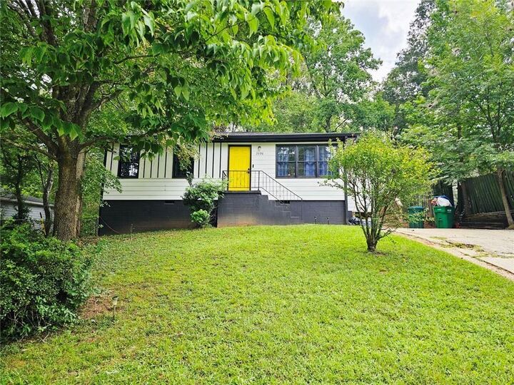 Property Photo:  2096 Venesa Circle Circle  GA 30168 