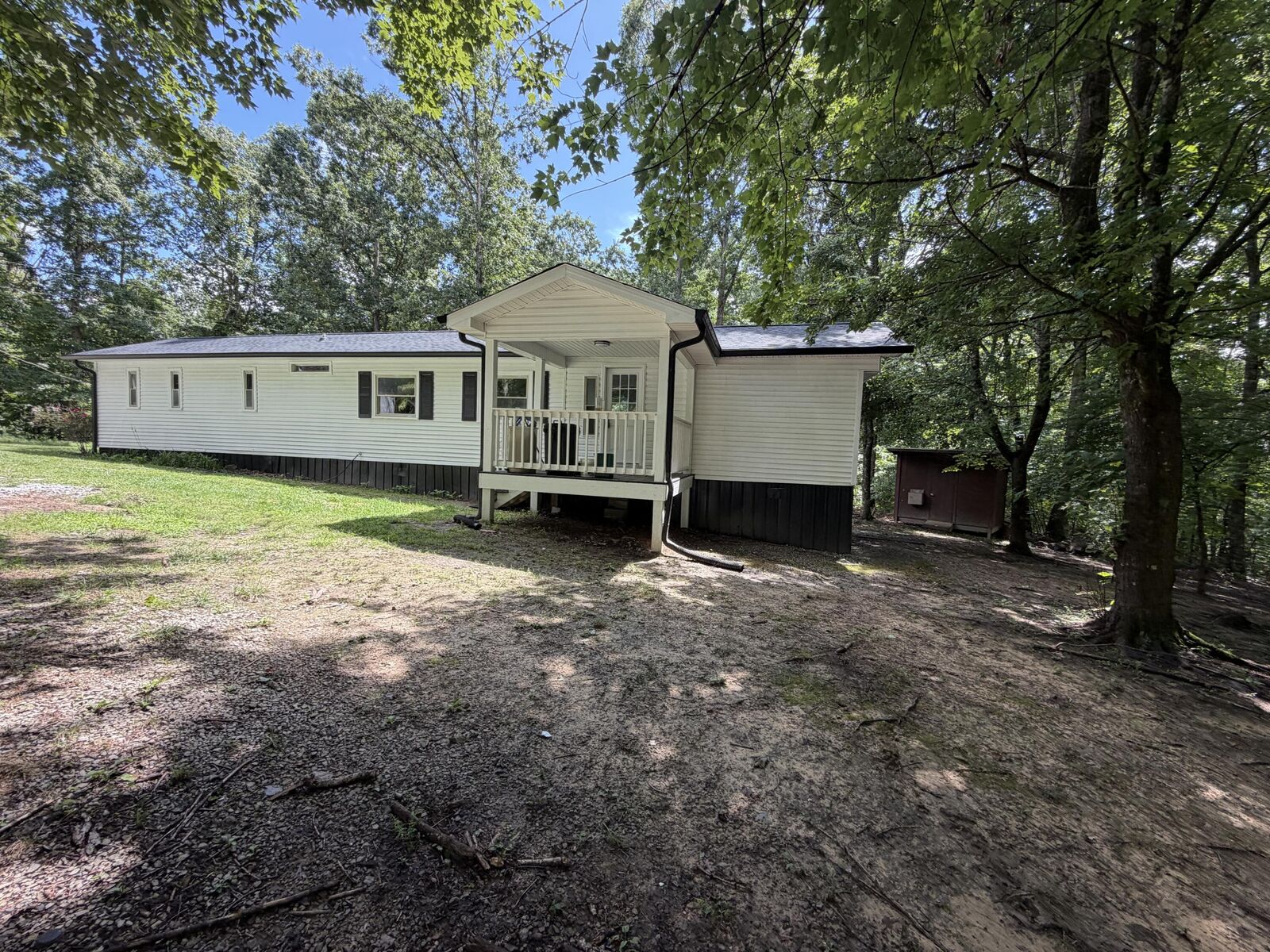 Property Photo: 1004 Chestnut Ridge Road TN 37381