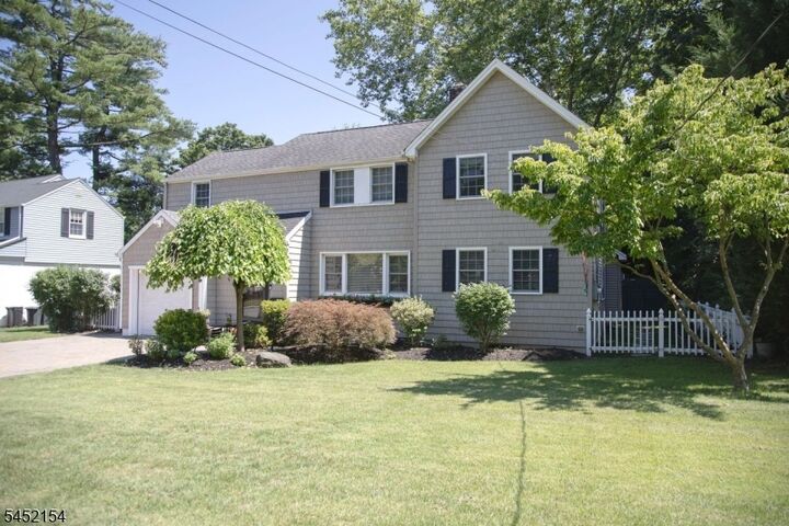 Property Photo:  22 Warren Rd  NJ 07410 