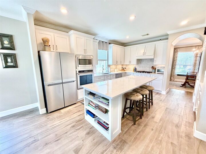 Property Photo: 2500 Rockygate Lane TX 77546