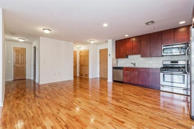 Property Photo:  17 Meadow Rd 307  NJ 07070 
