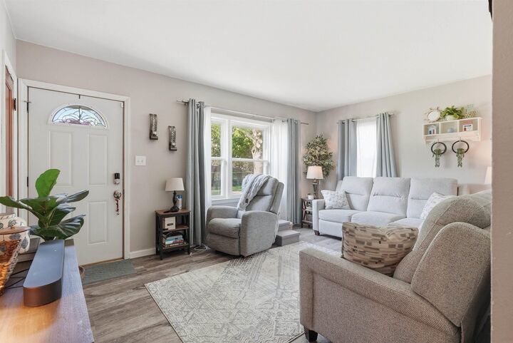 Property Photo:  1902 Pin Oak Drive  IA 50613 