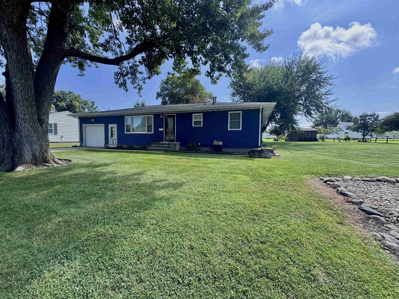 Property Photo: 947 1st Ave SE IA 50662