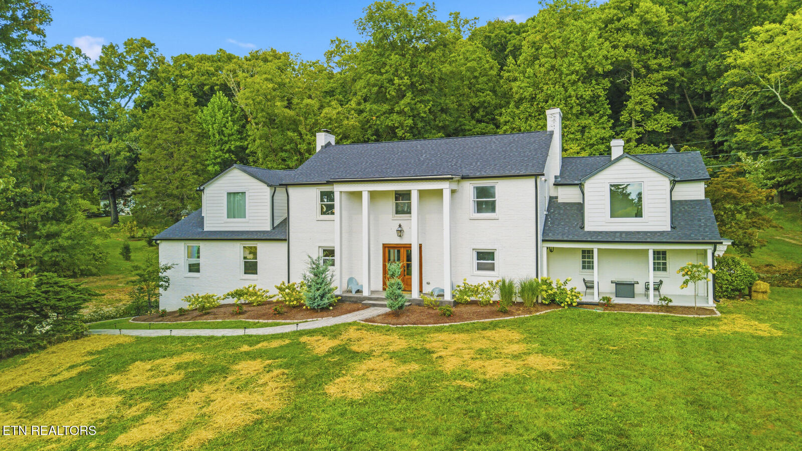 Property Photo: 2704 Lakewood Lane TN 37921