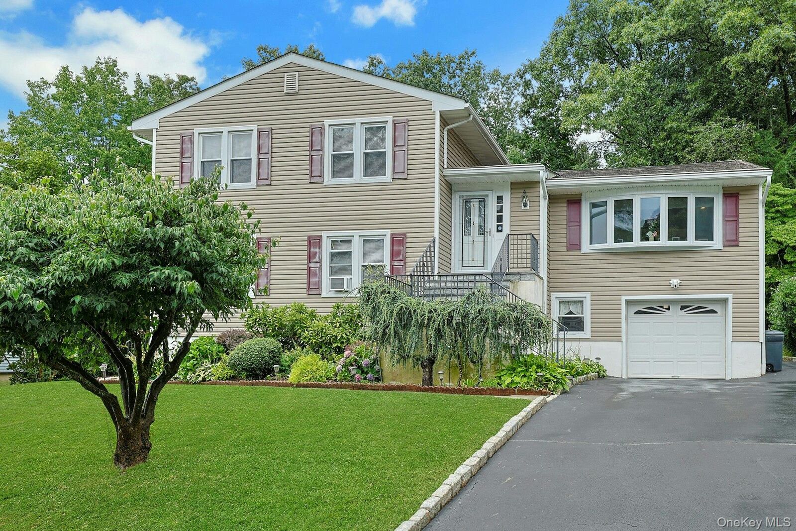 Property Photo:  7 Holly Ridge Road  NY 10595 