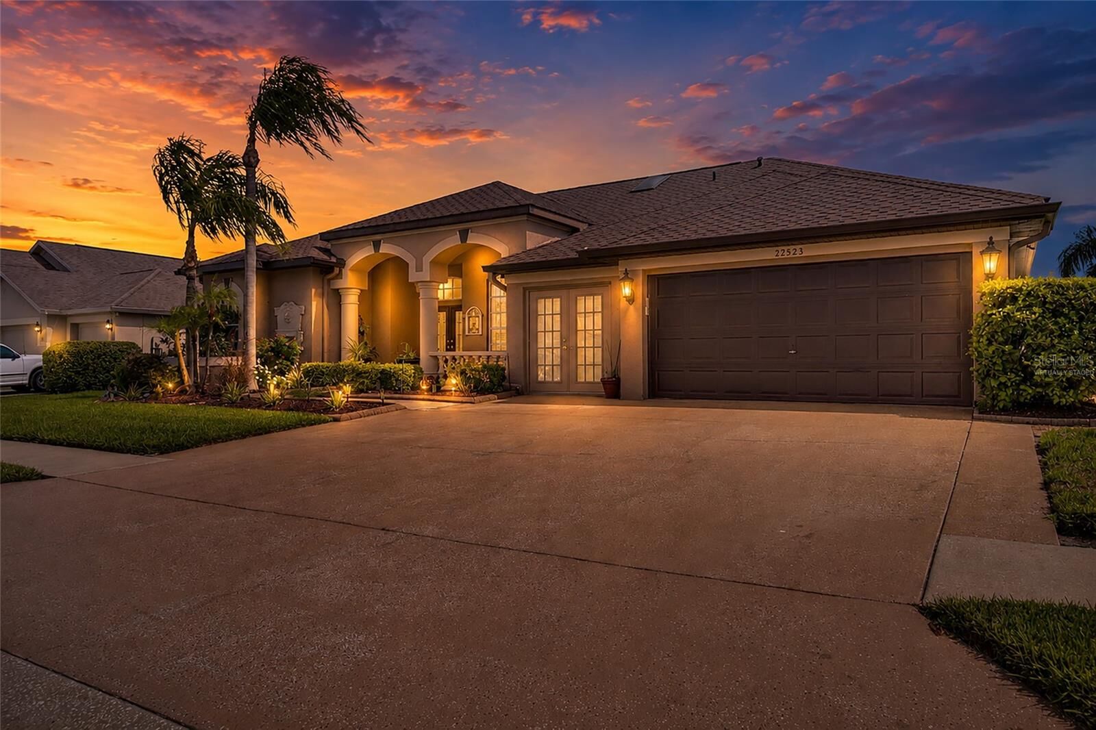 Property Photo:  22523 Willow Lakes Drive  FL 33549 