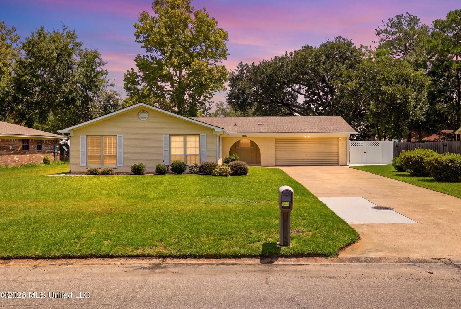 Property Photo: 4000 Hillandale Drive MS 39553