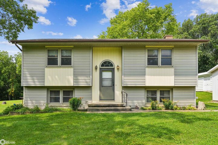 Property Photo:  2390 Sand Road  IA 50158 