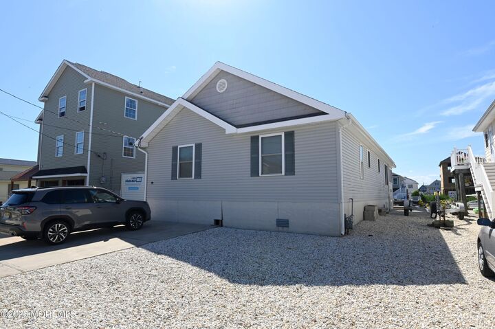 Property Photo:  115 N Burgee Drive  NJ 08087 