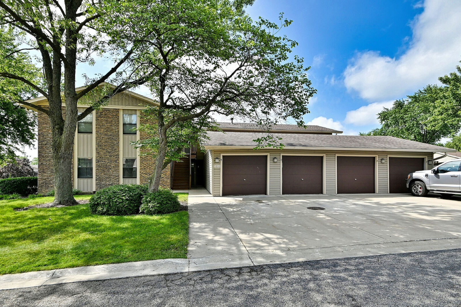 Property Photo:  5830 Fresno Court A  IL 60133 