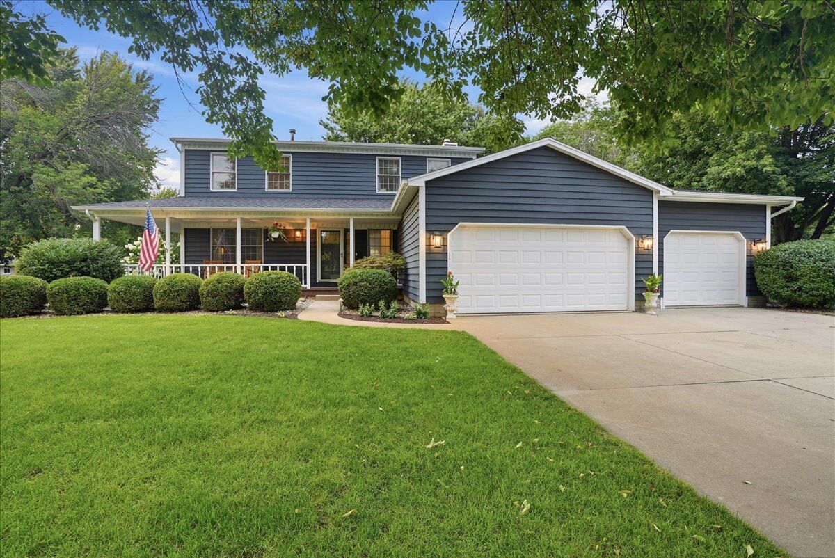 Property Photo:  15 Fox Creek Road  IL 61776 