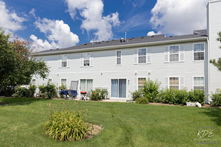 Property Photo: 2477 Frost Drive 2477 IL 60503