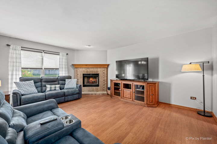 Property Photo: 5613 W Von Avenue C IL 60449