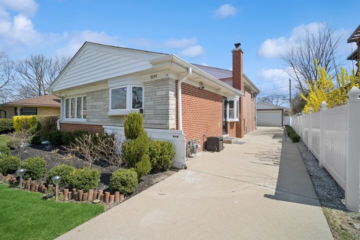 Property Photo:  9249 Kildare Avenue  IL 60077 