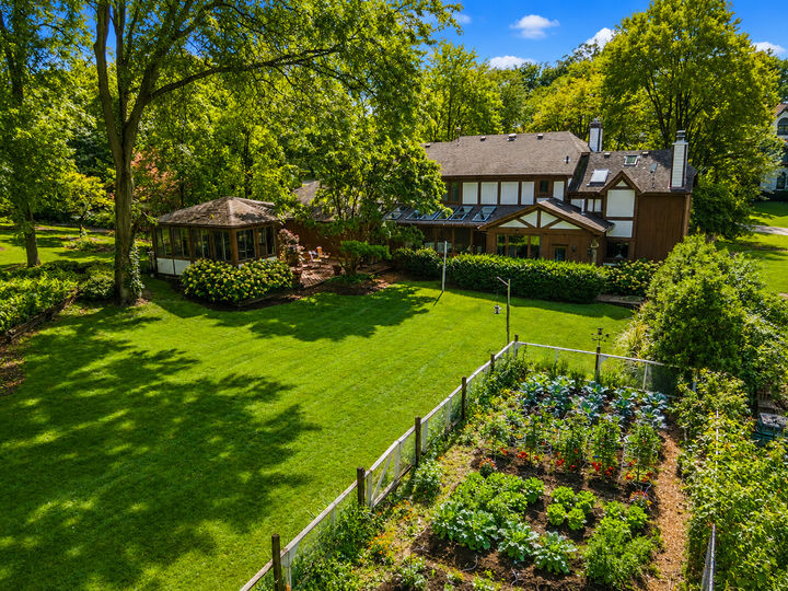 Property Photo: 1211 S Grove Avenue IL 60010
