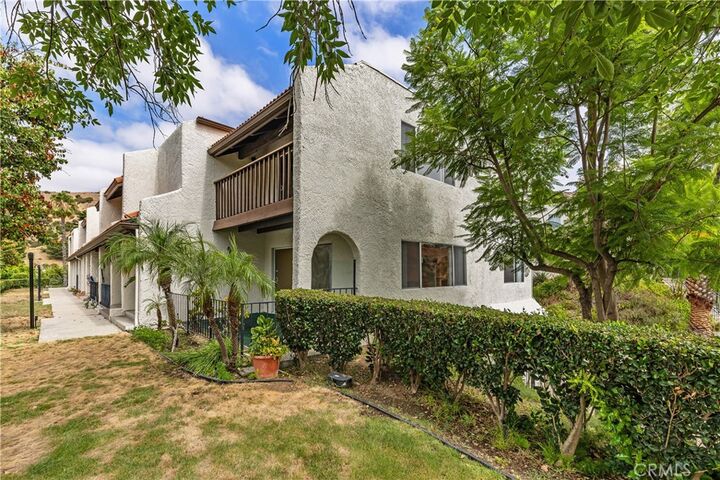 Property Photo: 9350 Via Monique CA 91504