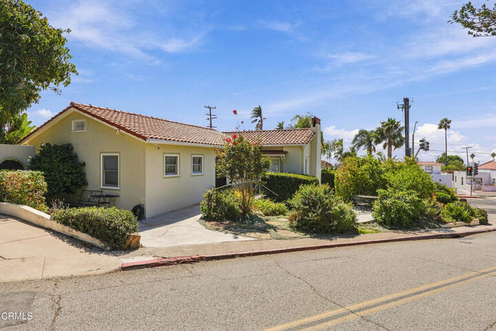Property Photo:  1497 E Main Street  CA 93001 