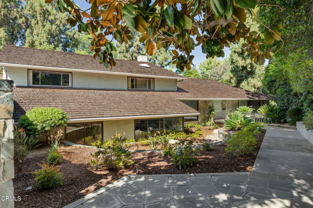 Property Photo:  1043 Oak Grove Place  CA 91108 