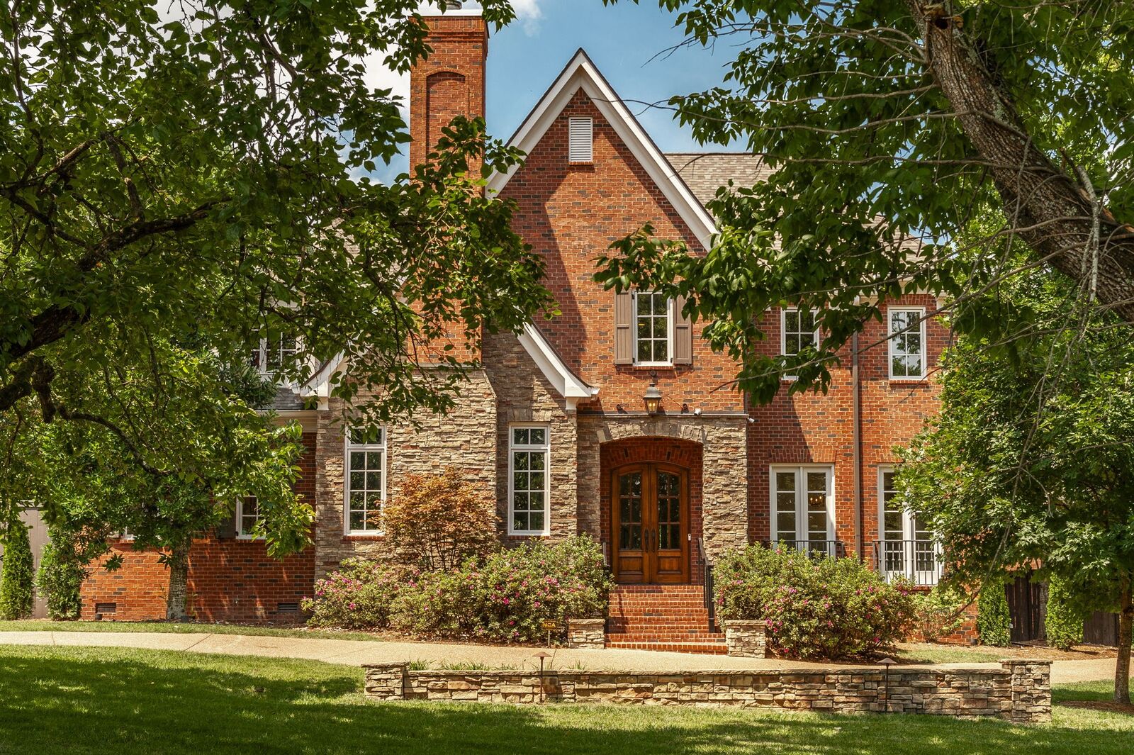 Property Photo: 4301 Wallace Ln TN 37215