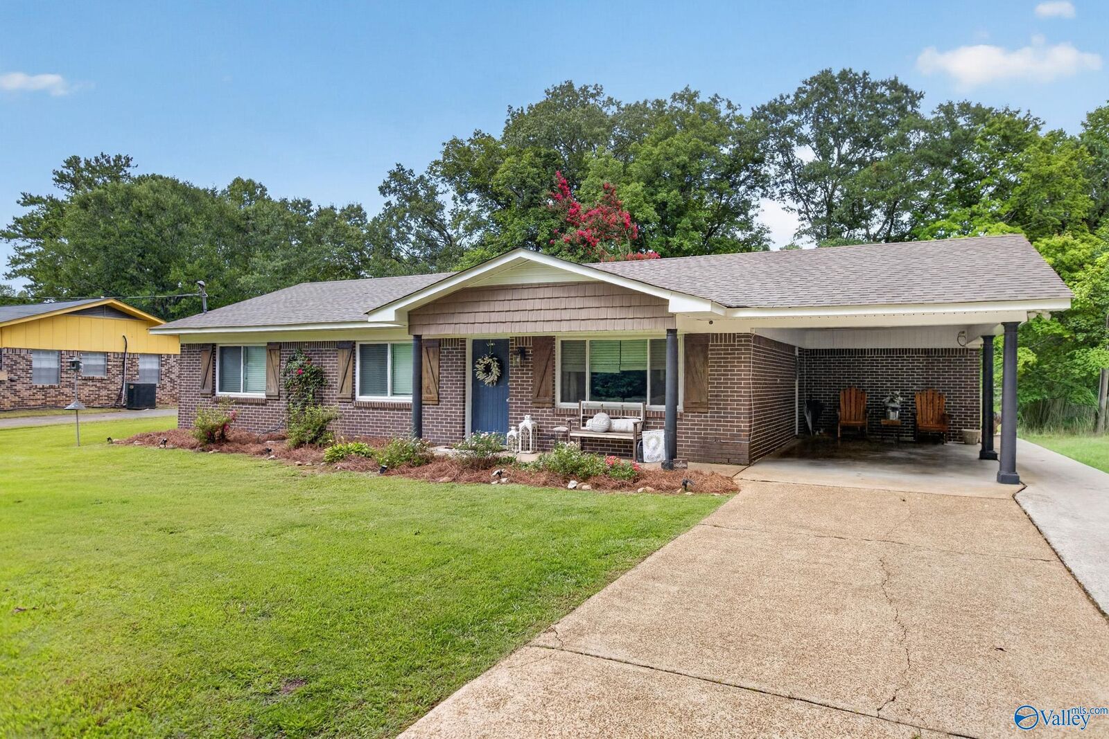 Property Photo:  2129 Cove Circle E  AL 35903 