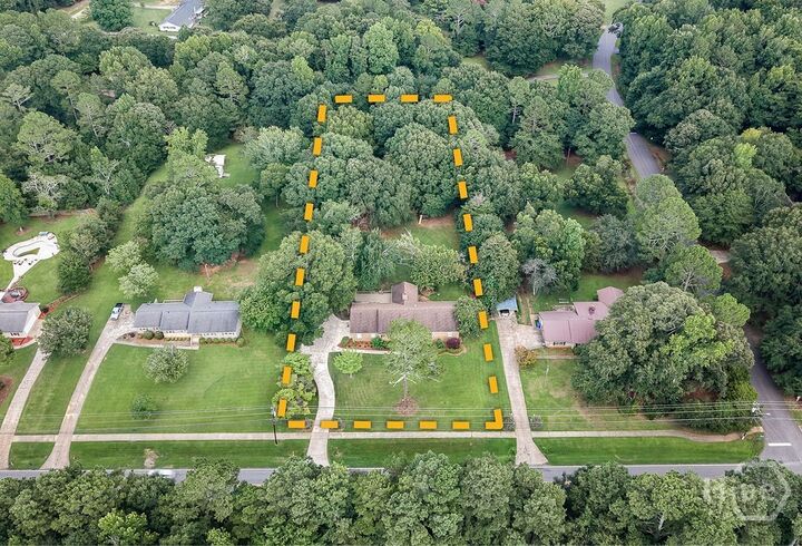 Property Photo:  1035 Whit Davis Road  GA 30605 