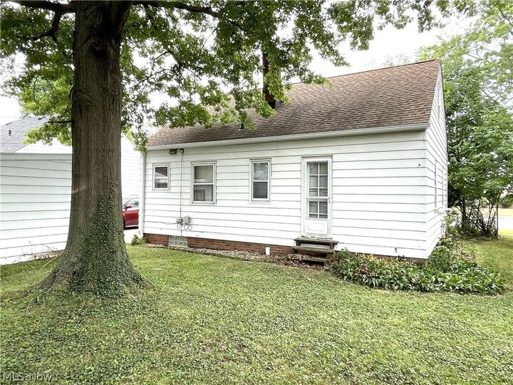 Property Photo:  28532 Lake Shore Boulevard  OH 44095 