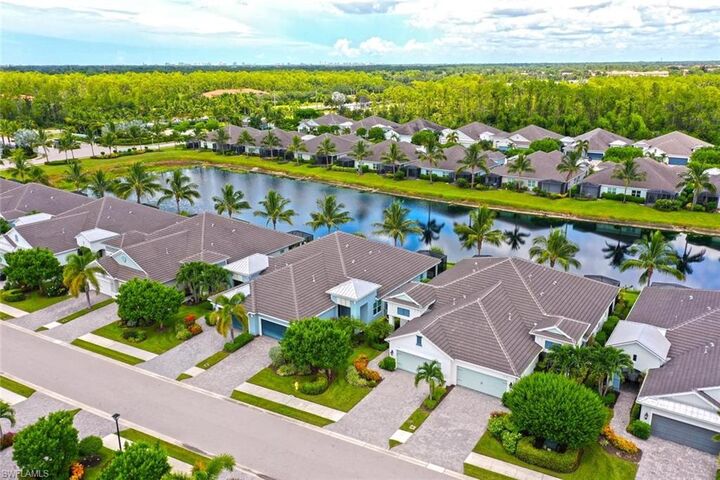 Property Photo: 2278 Marquesa Cir FL 34112
