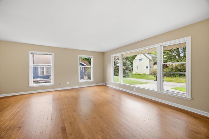 Property Photo:  5410 44th Avenue N  MN 55422 
