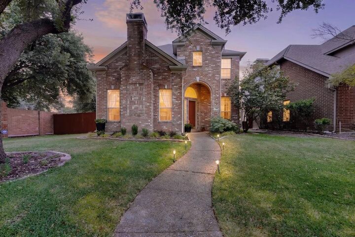 Property Photo:  300 Cosbie Drive  TX 75063 