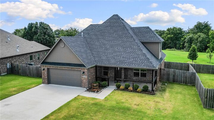 Property Photo:  1413 Reagan Avenue  AR 72734 