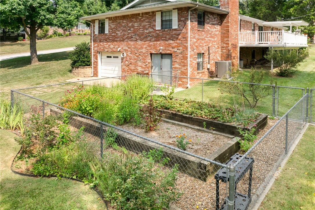 Property Photo: 6 Hawthorne Cove AR 72601