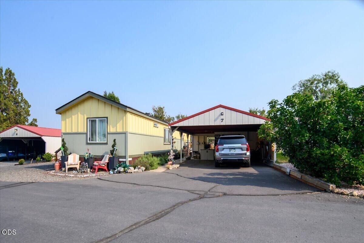 Property Photo:  6100 S Highway 97  OR 97756 
