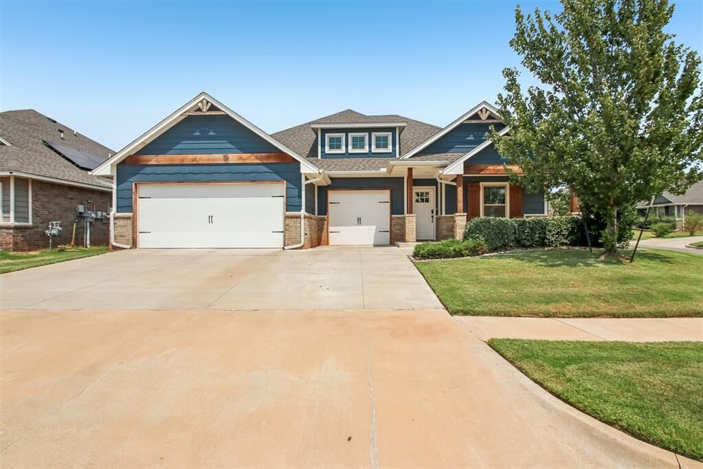 Property Photo:  18700 Big Cedar Way  OK 73012 