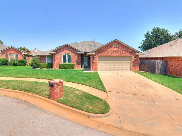 Property Photo:  409 NW 141st Circle  OK 73013 