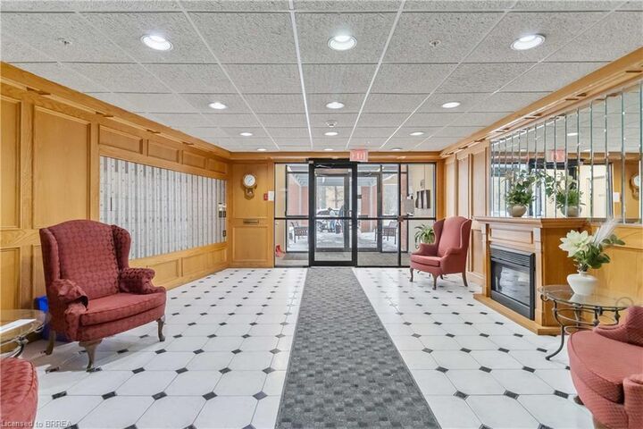 Property Photo: 9 Bonheur Court 506 ON N3P 1Z5