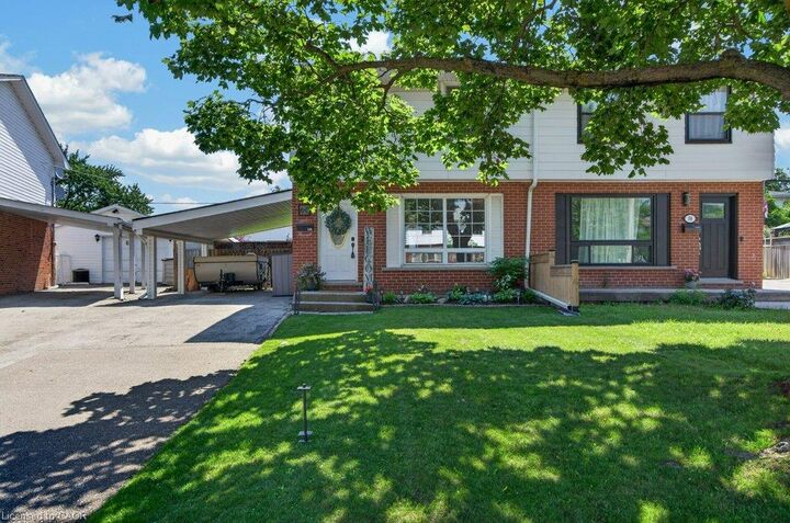 Property Photo:  60 Elford Crescent  ON L8K 5K9 