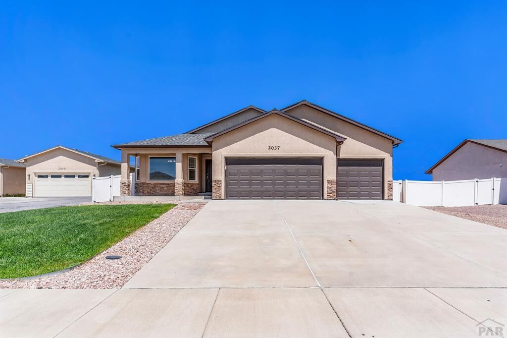 Property Photo: 2037 Kingbird Ct CO 81008