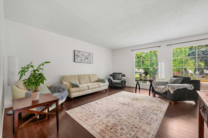 Property Photo: 43 Lake Sylvan Close SE AB T2J 3E5