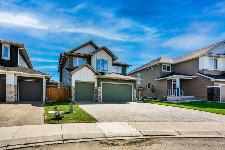 Property Photo: 45 Dawson Gardens AB T1X 2R1