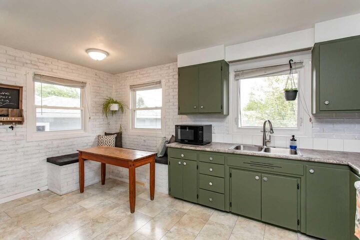 Property Photo: 5709 49 Avenue AB T4L 1M4