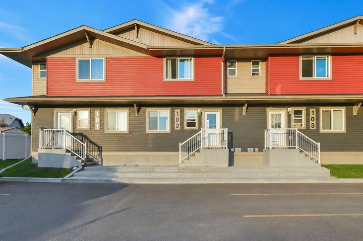 6300 58A Street 102 — photo 1