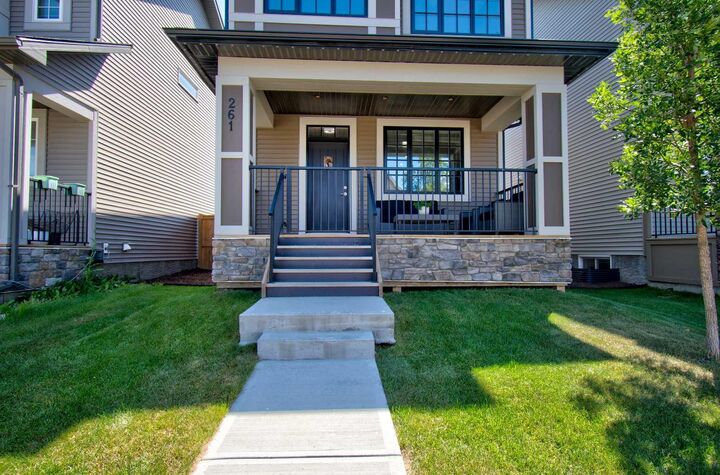Property Photo: 261 Ellen Way AB T0M 0S0